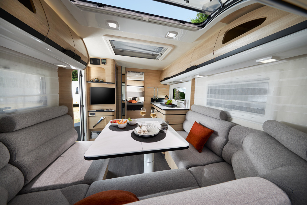 Take your home on vacation - the Alize Connect 560CP trailer – image 1