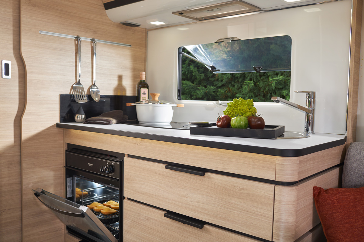 Take your home on vacation - the Alize Connect 560CP trailer – image 3