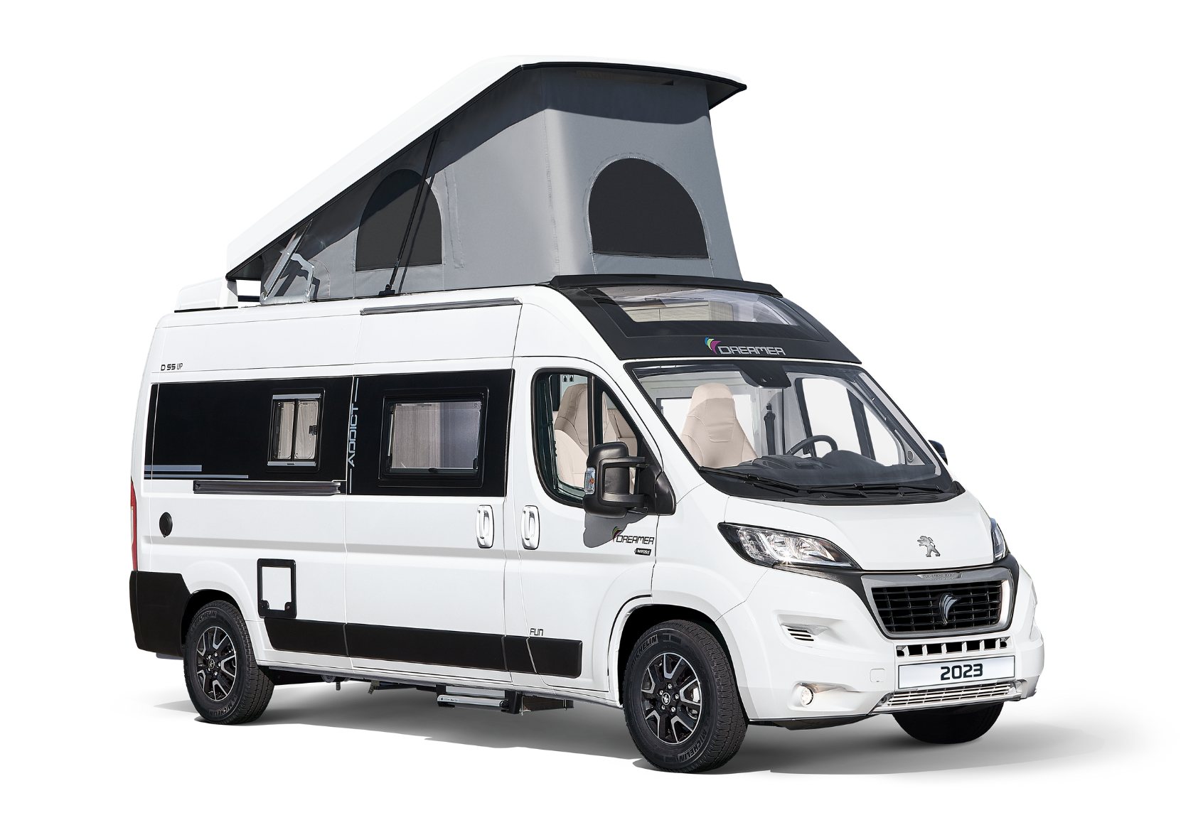 Dreamer D55UP - a well-thought-out campervan for four – main image