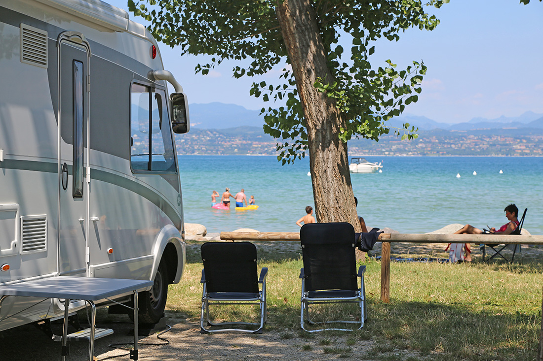 A glass of wine by the Garda - Camping Village San Francesco – image 1