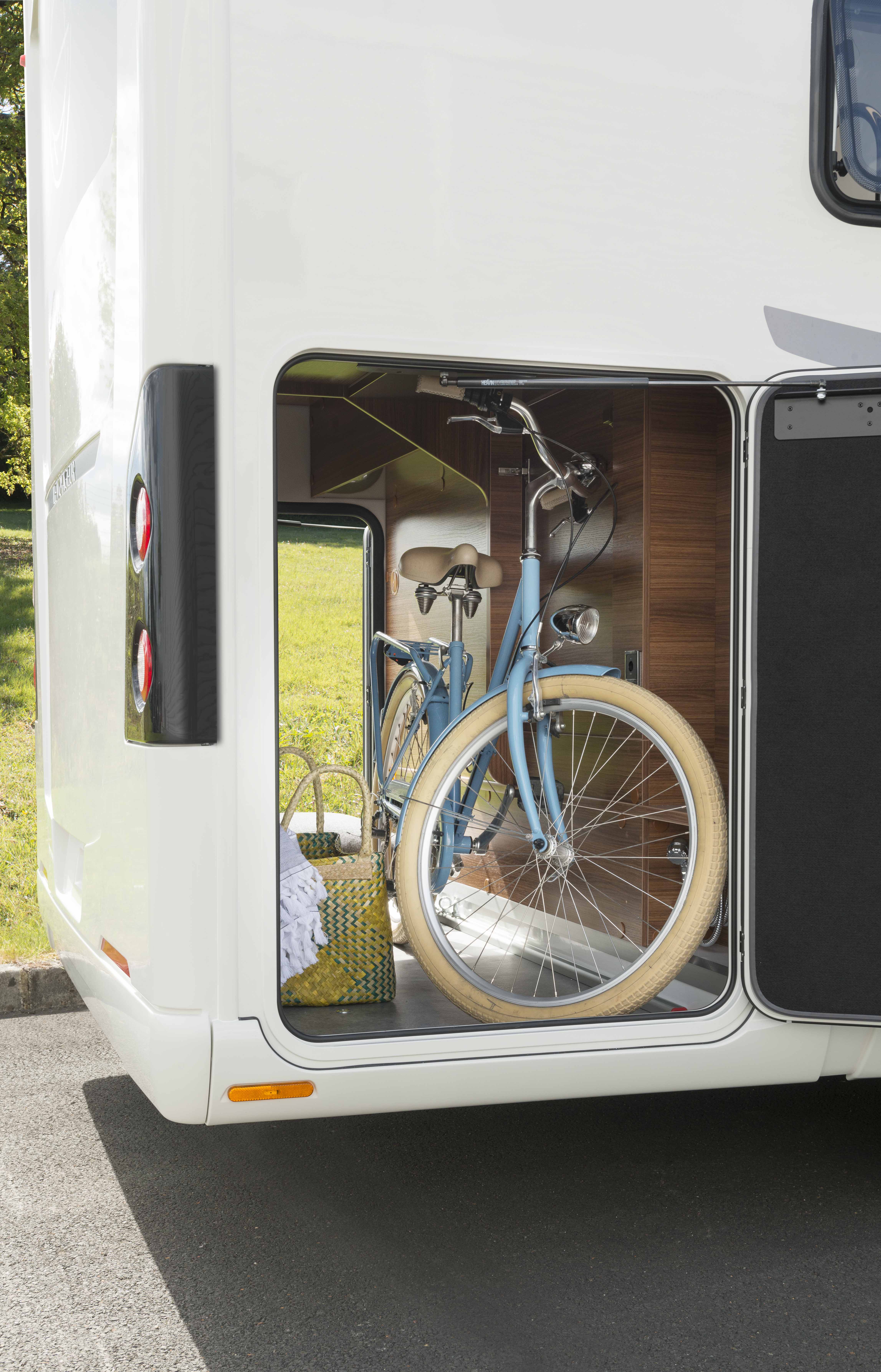 Convenient transport of bicycles and motorbikes in the motorhome – main image