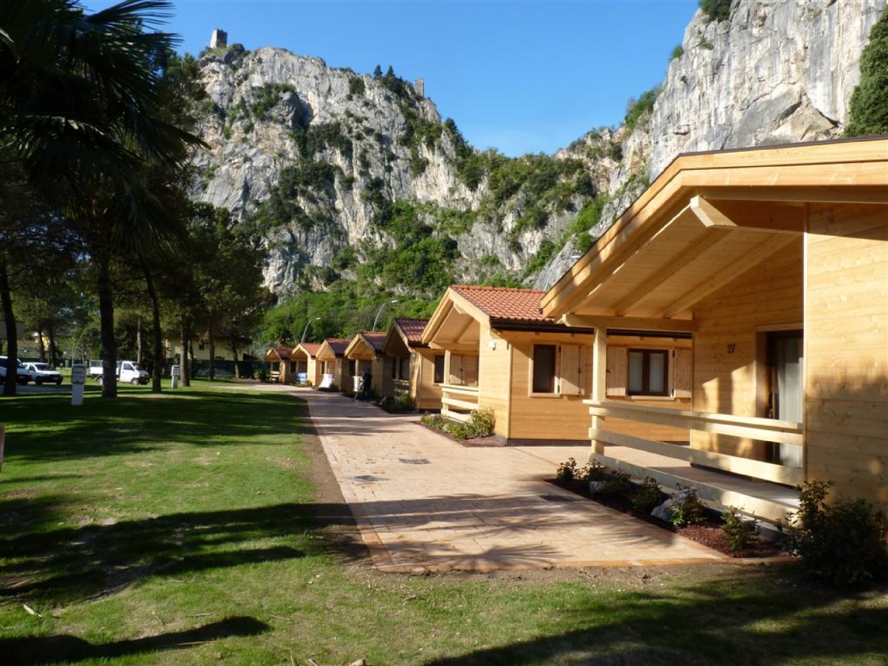 Camping Arco – wspaniałe miejsce na wypoczynek nad Gardą – główne zdjęcie