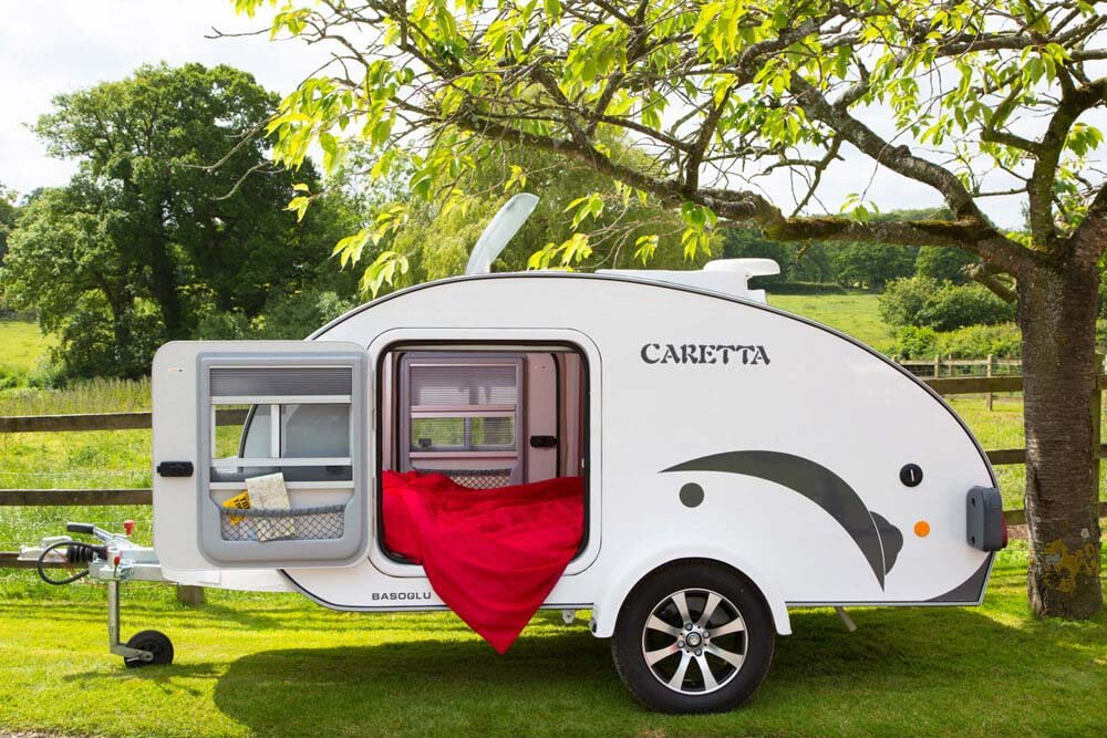 Caretta 1500 - caravanning without load – main image