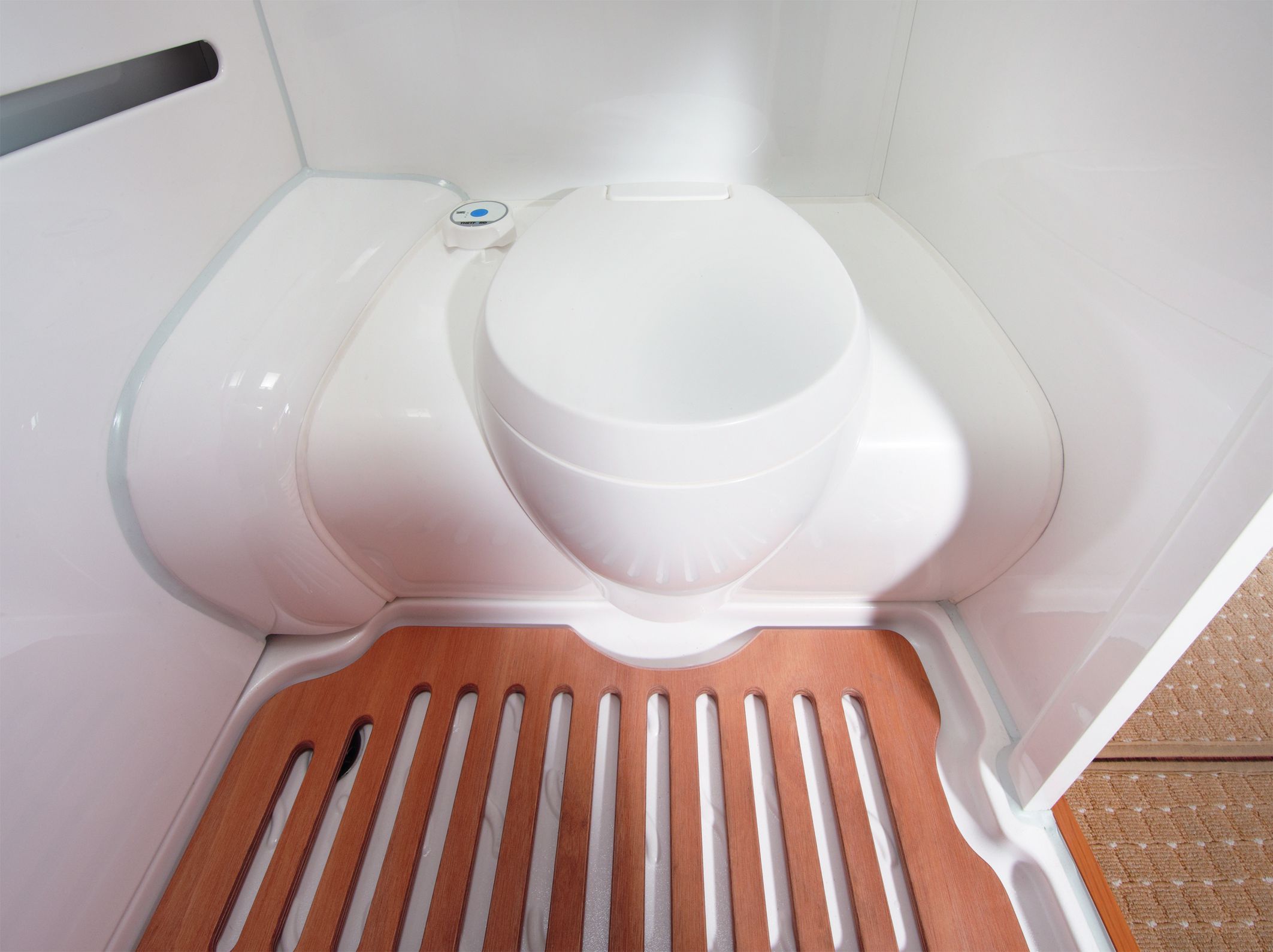 Toilet in camping vehicles – main image
