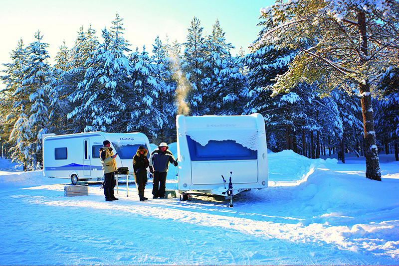 Driving with a trailer in winter – main image