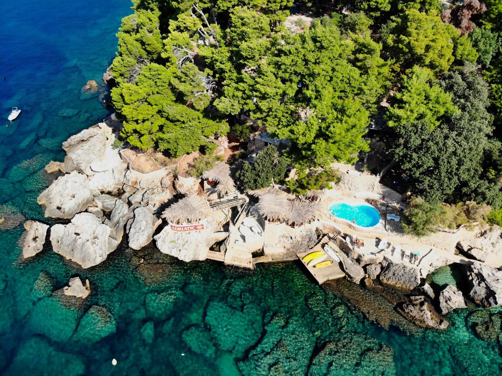 Small, cozy campsites by the sea in Croatia – main image