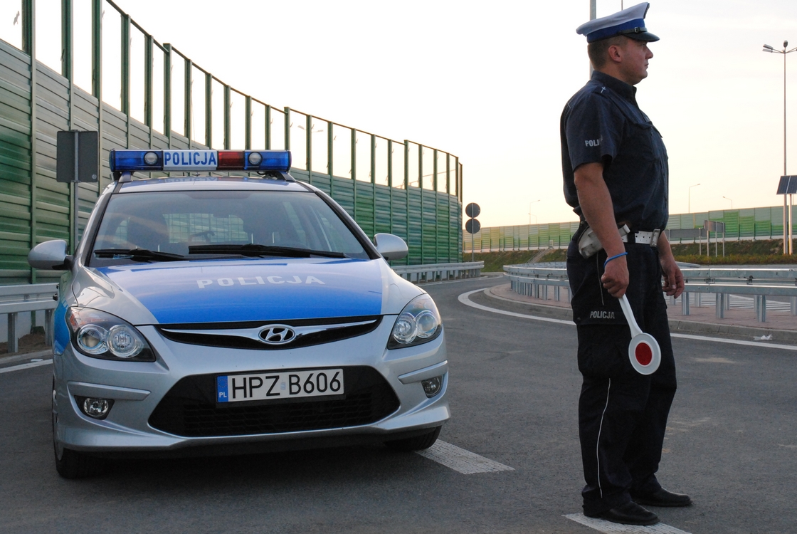 Co może policjant (a czego nie) podczas kontroli drogowej? – główne zdjęcie