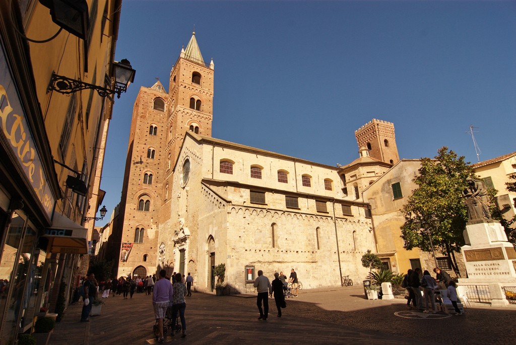The city of a hundred towers - Albenga – main image