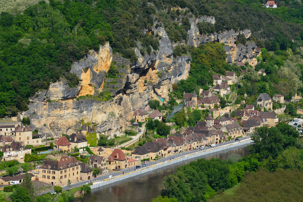 Jaskiniowcy z La Roque-Gageac – główne zdjęcie