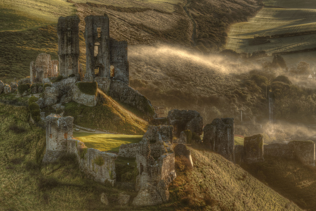 Biała Dama z Corfe Castle – główne zdjęcie