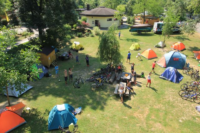 Donaupark Camping Klosterneuburg  Check camping in Austria at CampRest
