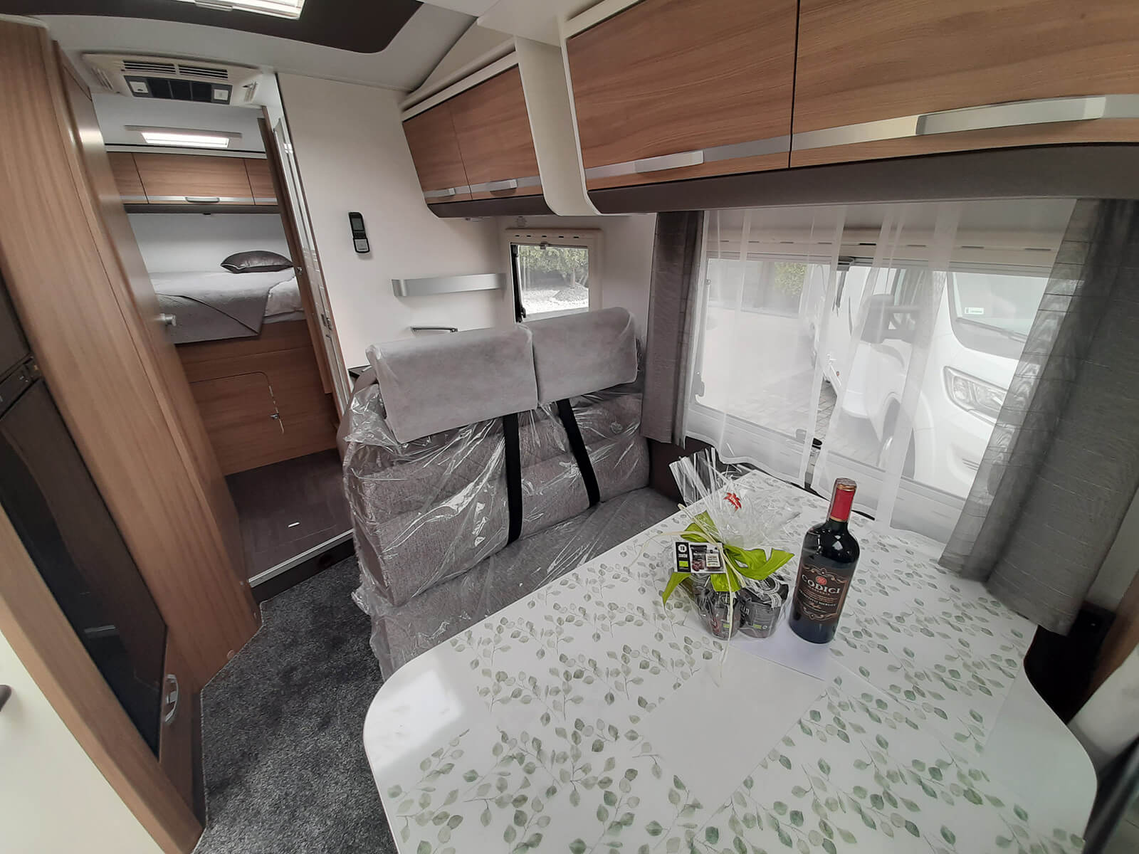 Company HelenCamp – wynajem camperów offer – rental – image 4