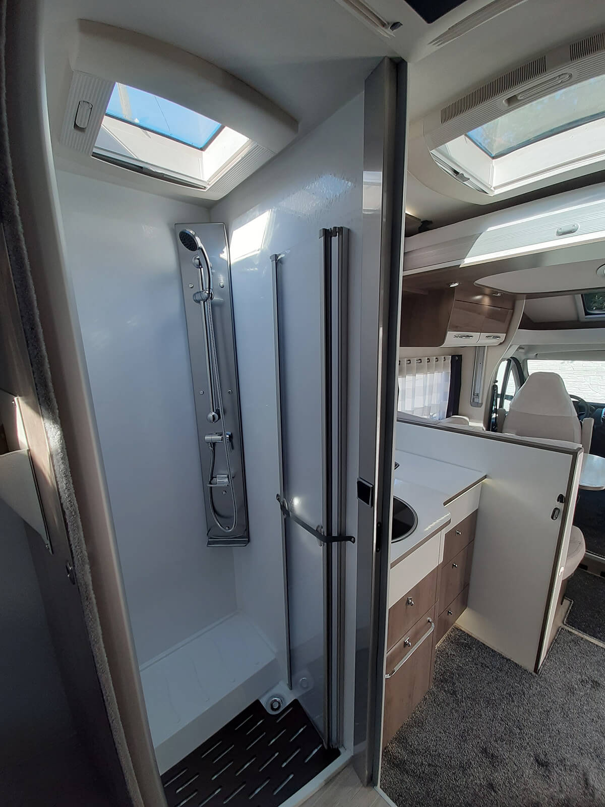 Company HelenCamp – wynajem camperów offer – rental – image 22